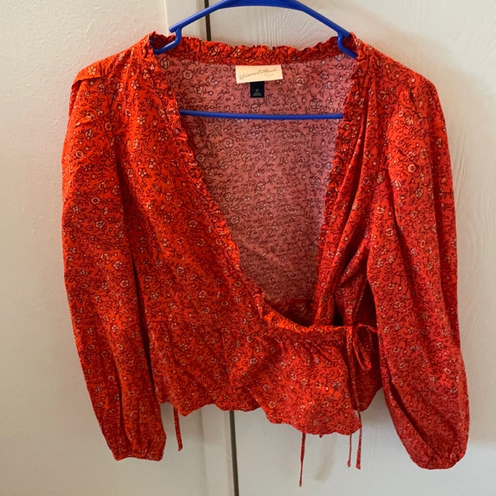 Tied long sleeve blouse